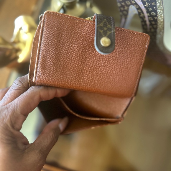 Louis Vuitton Monogram Porte Kisslock Bifold Wallet - Picture 7 of 15